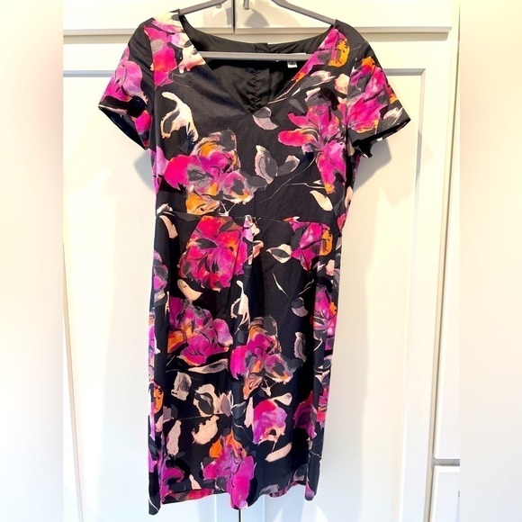 Banana Republic Short Sleeve Floral Midi Dress. Size 8. GUC. - Picture 1 of 11
